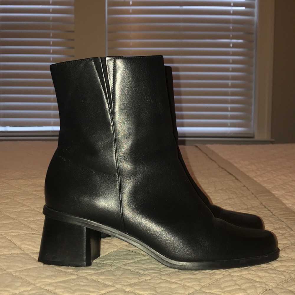 Like New Naturalizer Black Boots